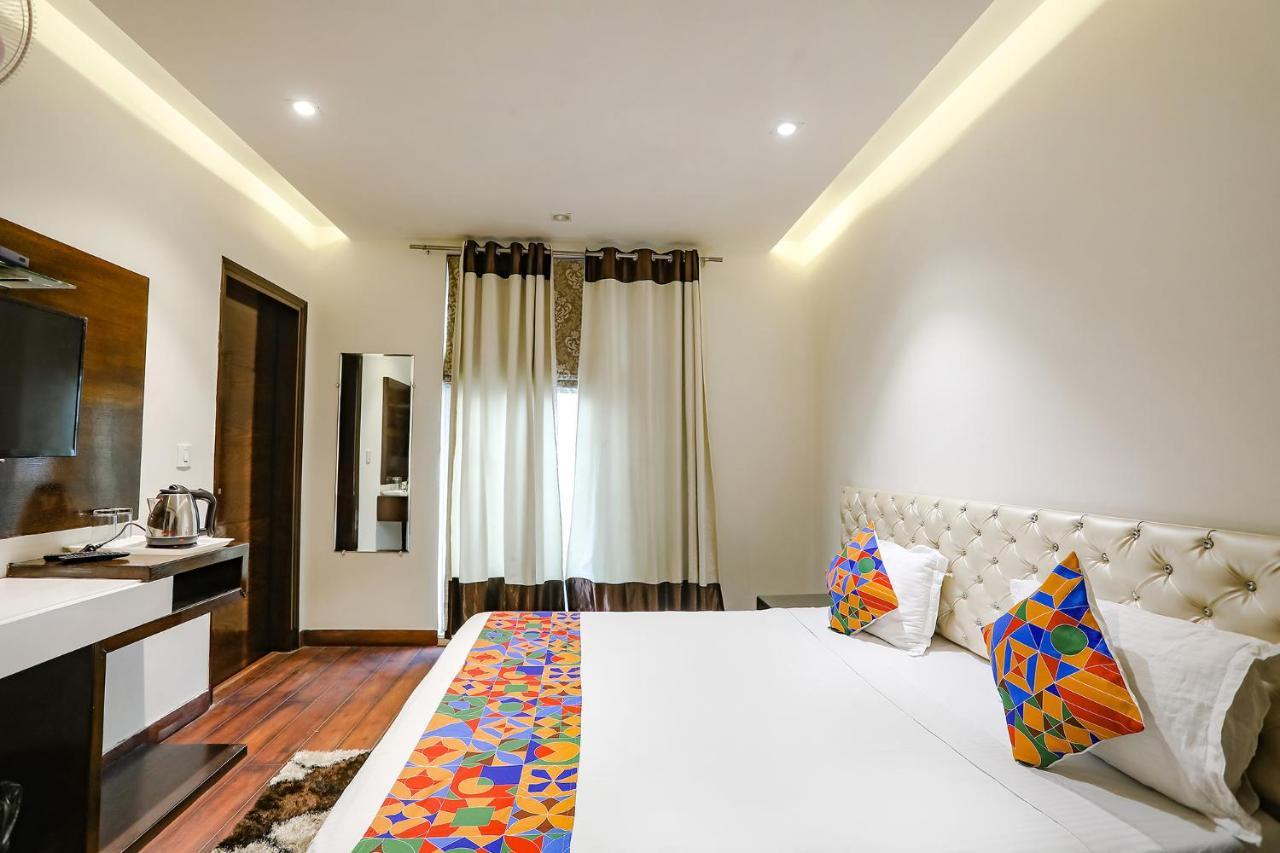 Fabhotel Grand Stay Ню Делхи Екстериор снимка
